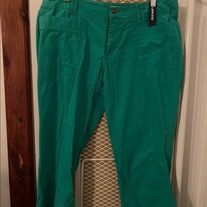 New Green Capris